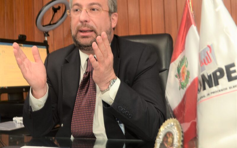 Peruanos en el exterior emitirán voto electrónico con software fácil de usar 