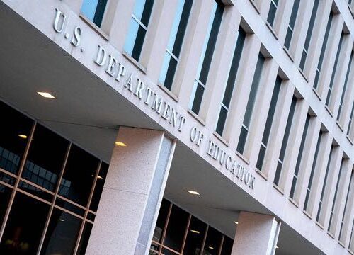 Trump a firmar orden ejecutiva para desmantelar el Departamento de Educación de EE.UU.