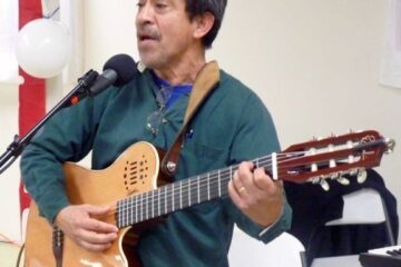 Lilo González y su grupo honran a San Romero de las Américas