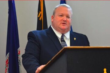 Exsheriff del condado de Culpeper, Virginia condenado a 10 años de prisión por sobornos a cambio de insignias