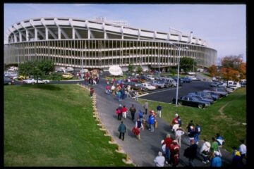 Gobierno de DC y Commanders cierran acuerdo para un nuevo estadio en el sitio del RFK
