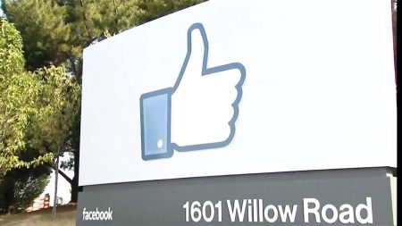 Trabajadores de Facebook organizan una huelga virtual