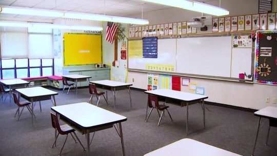 El CDC publica nuevas pautas que instan a la reapertura de escuelas