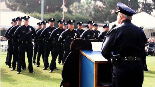 Concejo Municipal de Los Ángeles aprueba recortes al presupuesto de la Policía