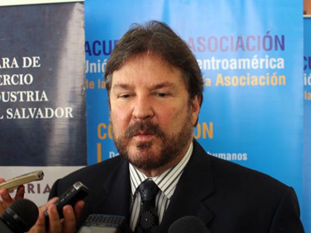 El Salvador: Enjuiciar al presidente de ANEP, por ser “destinatario” de Saca