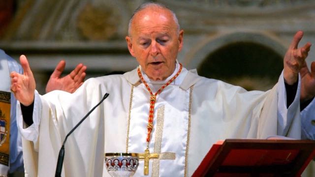 Expulsan del sacerdocio al exarzobispo de Washington DC por acusaciones de abuso sexual