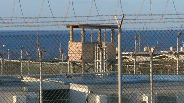Gobierno de Trump asegura que puede retener prisioneros en Guantánamo por 100 años