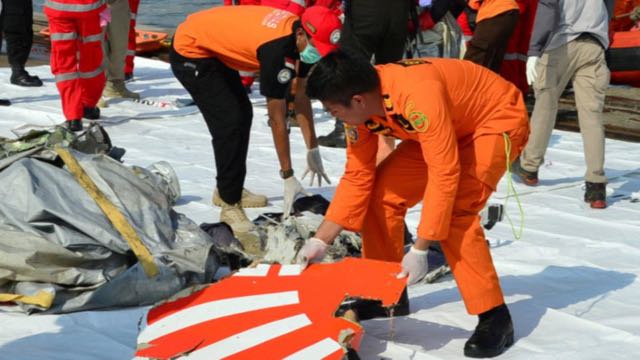 Indonesia: Se estiman 189 fallecidos tras accidente aéreo