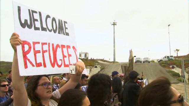 La Casa Blanca planea reducir aún más las admisiones de refugiados en Estados Unidos