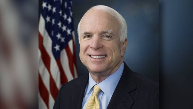 La Casa Blanca rehúsa disculparse por comentario burlesco de funcionaria sobre senador McCain