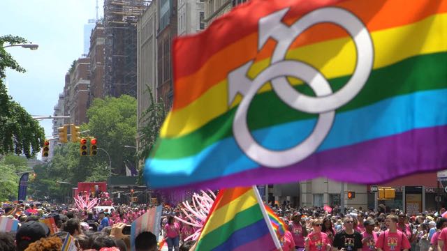 Millones participan en desfiles del orgullo LGTB en todo Estados Unidos