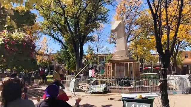 En Nuevo Mexico derriban un monumento de la época de la guerra civil en el Día de los Pueblos Indígenas