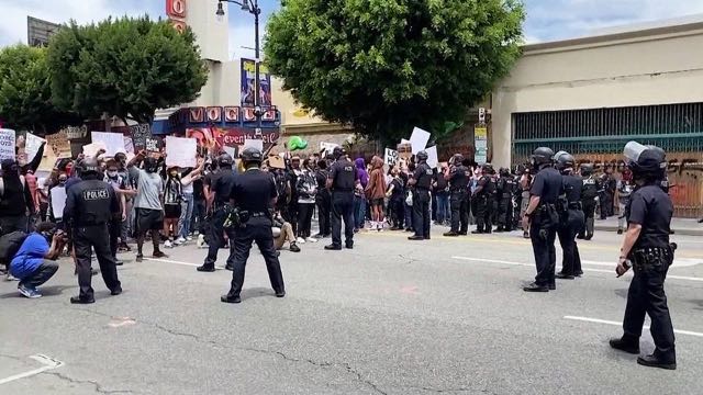 Report Condemns LAPD’s Mishandling of BLM Protests; Kentucky Tries to Make “Taunting” a Cop a Crime