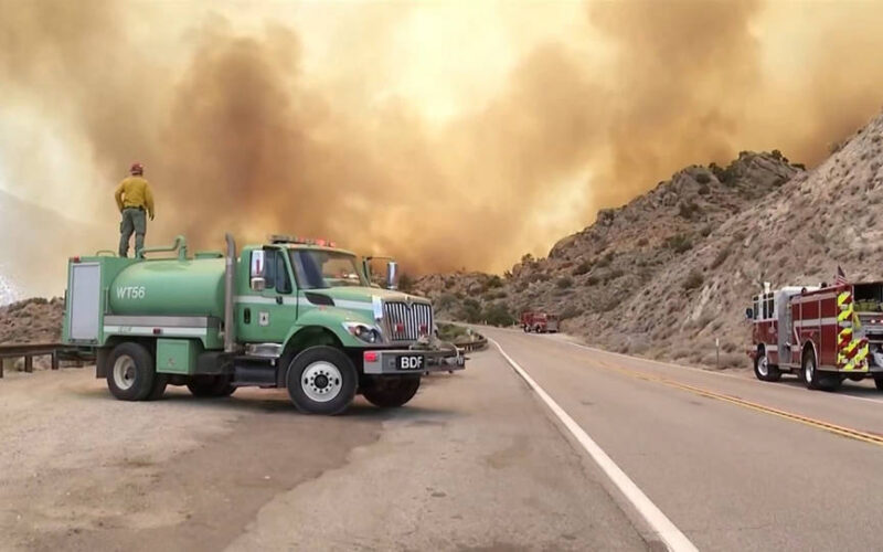 Advierten que la sequía histórica en EE.UU. está provocando una demanda crítica de bomberos en el país