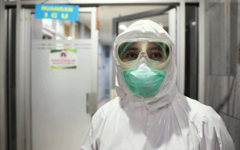 Ola de COVID-19 lleva a Indonesia al “borde de una catástrofe”; el coronavirus redujo la esperanza de vida en Brasil