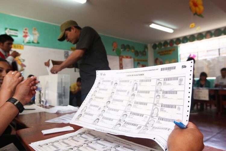 Proponen voto digital para los peruanos residentes en el exterior