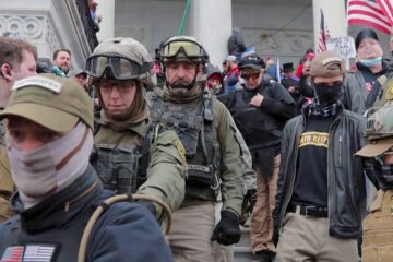 La fiscalía acusa al grupo extremista de derecha Oath Keepers de planear una “rebelión armada” contra el Gobierno de EE.UU.