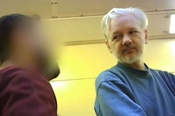 Los Tribunales de Belmarsh exigen justicia para Julian Assange