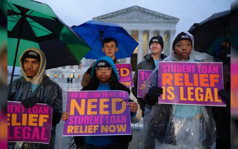 La Corte Suprema de EE.UU. escucha argumentos en caso de condonación de préstamos estudiantiles