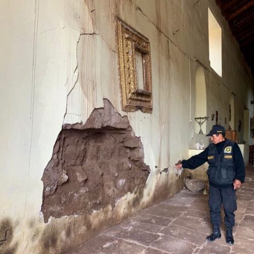Fotoperiodista peruano pide ayuda para iglesia colonial en mal estado en Ayacucho