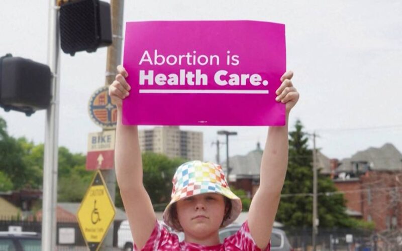 Penalizan “tráfico de abortos”