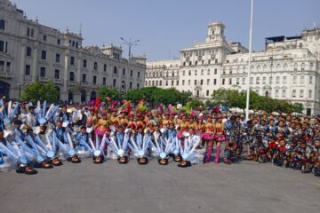 Agrupaciones folklóricas de Perú y Bolivia deleitaron al público