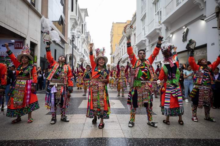 Lima disfrutó de danzas y música de Puno en el Centro Histórico