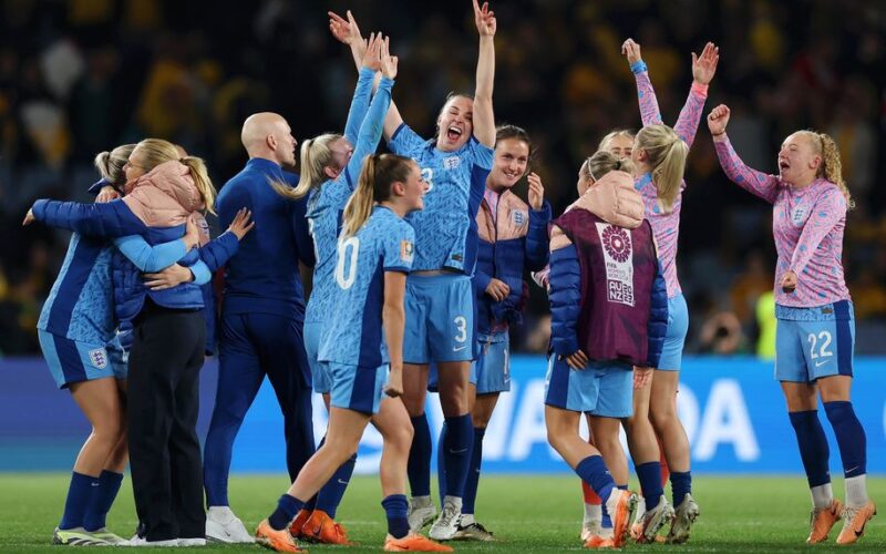 Inglaterra y España a la final del fútbol femenino