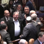 El Parlamento israelí no logra expulsar al legislador liberal Ofer Cassif
