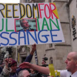 El Tribunal Superior de Justicia del Reino Unido escucha los argumentos en lo que sería el último recurso de Julian Assange para evitar la extradición a EE.UU.