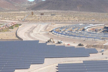 En el Día de la Tierra, Biden anuncia subvenciones para proyectos de energía solar