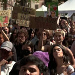 Estudiantes de la Universidad del Sur de California se manifiestan contra decisión de esa casa de estudios