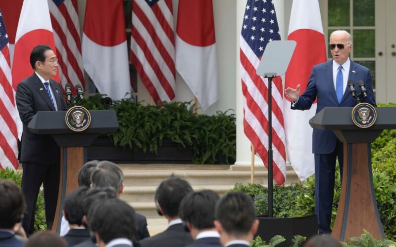 Biden recibe a primer ministro de Japón en la Casa Blanca