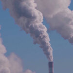 Panel del Senado de EE.UU. critica el engaño y “lavado de imagen ecológico” en industria de los combustibles fósiles