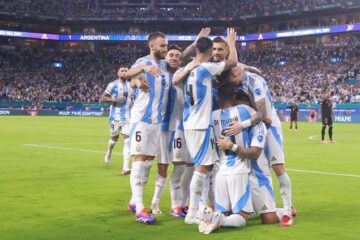 Argentina gana a Perú 2-0 con goles de Lautaro Martínez