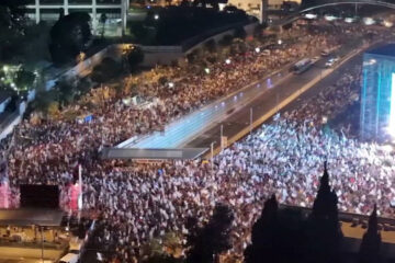 Unas 130.000 personas se manifiestan en Tel Aviv