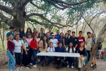 DESDE SUCHITOTO: Exitoso conversatorio con futuros periodistas