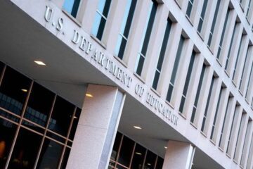 Trump a firmar orden ejecutiva para desmantelar el Departamento de Educación de EE.UU.