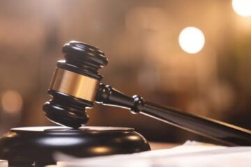 Padre e hijo acusados de brindar apoyo material a un cártel mexicano