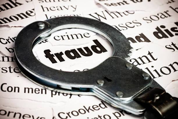 Acusado de participar en un esquema Ponzi de más de 50 millones de dólares y fraude de inversión relacionado