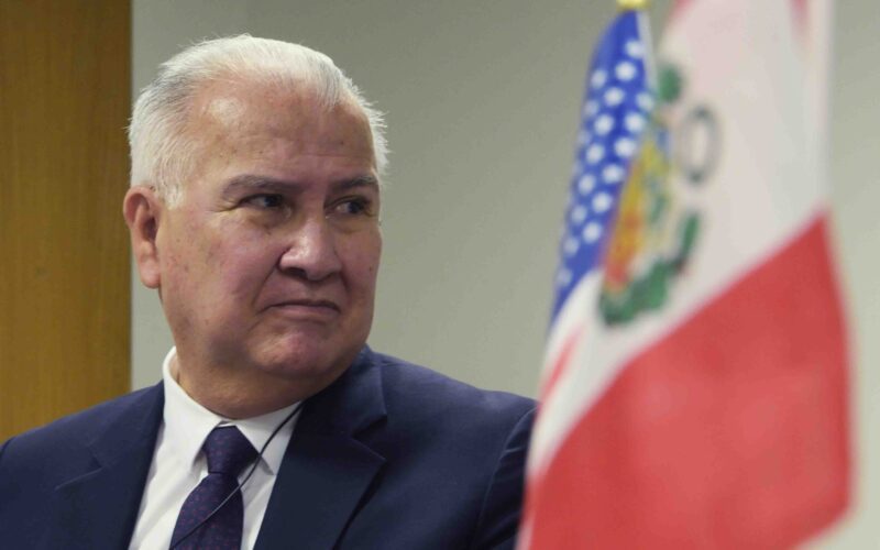 López Chau reafirma su compromiso con Latinoamérica en caso de un conflicto EEUU-China