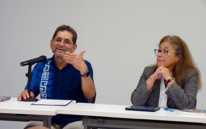La solidaridad primó en conversatorio sobre el libro “Un sueño sin fronteras”