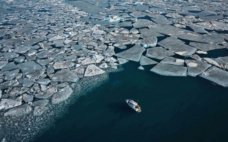 El hielo marino del Ártico alcanza su nivel invernal más bajo, mientras un calor sin precedentes pulveriza récords en toda la Tierra