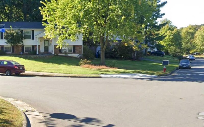 Sigue sin aclarar la muerte sangrienta de padre e hijo en Sterling, Virginia