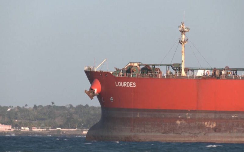 Trump promete mantener el bloqueo energético a Cuba a pesar de haber permitido la llegada de un buque petrolero ruso