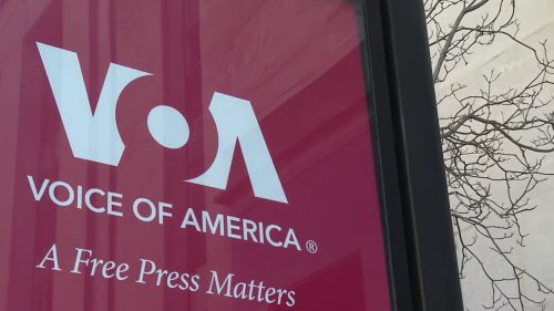 Juez restituye empleos en la Voz de América tras los recortes de la administración Trump