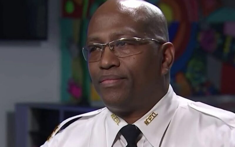 Se revocan los poderes policiales del segundo al mando del Departamento de Policía de DC