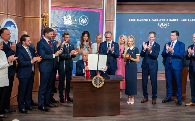 El COI prohíbe a las mujeres transgénero participar en las competencias femeninas de los Juegos Olímpicos de Verano 2028