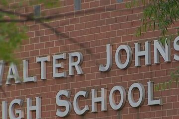 Empleado de la escuela secundaria Walter Johnson, acusado de grabar a estudiantes en el vestuario