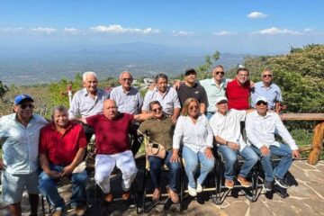 Jóvenes estudiantes del ayer recuerdan sus vivencias hoy